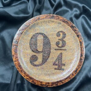Placa de Pendurar Redonda pequena em Pinho "9 ¾"
